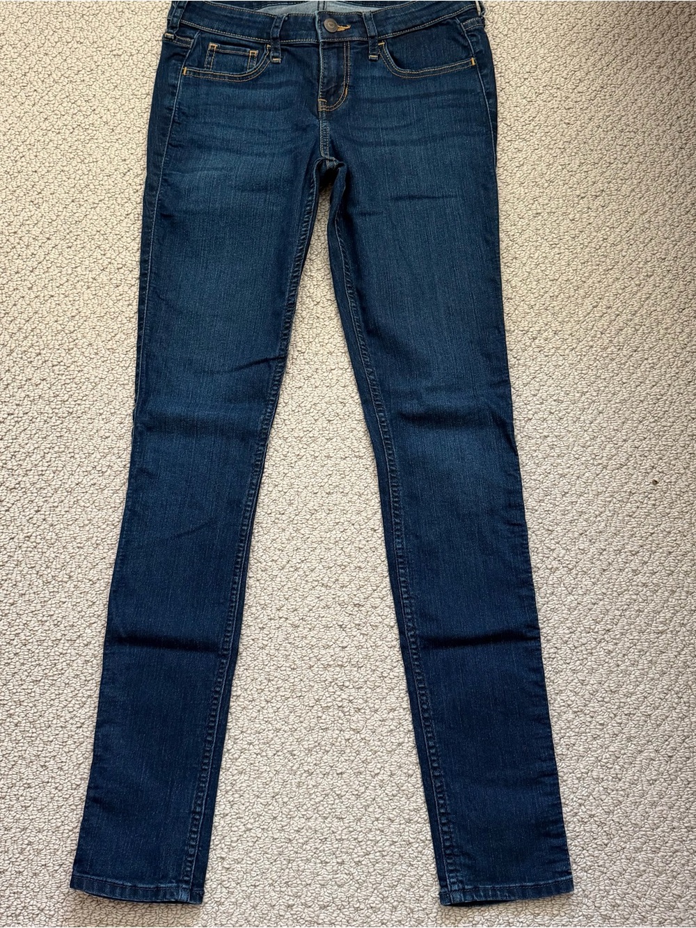 Hollister Indigo Supper Skinny Jeans
3R W26 x L31